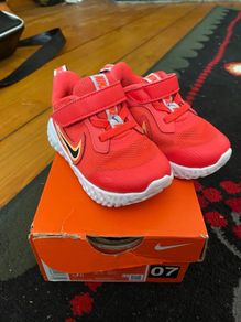 Nike Infant Runners Size 4.5
