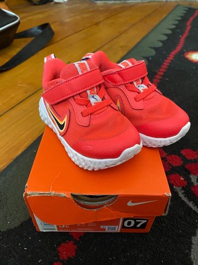 Nike Infant Runners Size 4.5