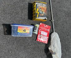 Cheetah M15 Electric Fence Kit - New (box damaged)
