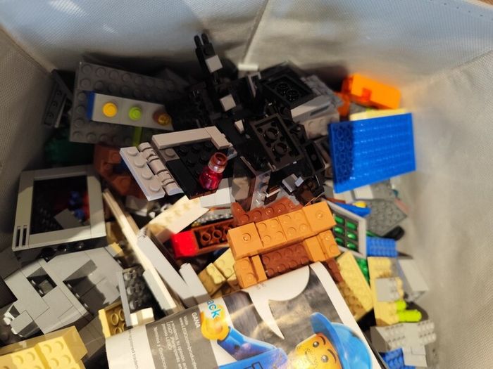 Box of Lego mix