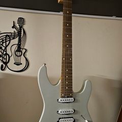 Electric Guitar Harley Benton Pro Series HSS Wilkinson Tremolo Excellent Condition