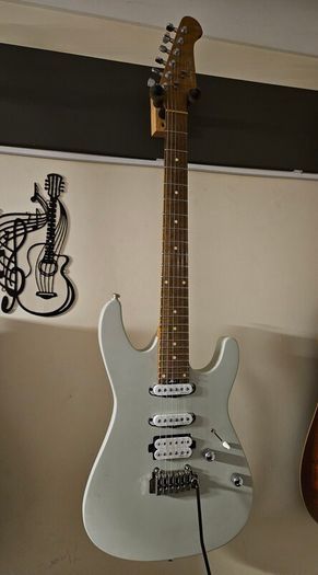 Electric Guitar Harley Benton Pro Series HSS Wilkinson Tremolo Excellent Condition