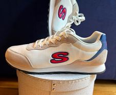 SKECHERS OG 85 Collection  Women's Trainer  /  Retro Style Sneakers