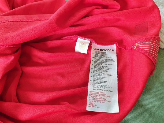 Liverpool Football Club Home Jersey 2015 to 2016 Childrens Large New Balance