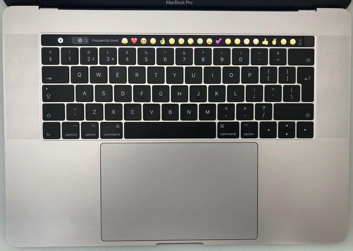 Apple 15" Macbook Pro A1990 Touch Bar Intel I7 32GB RAM 1TB SSD