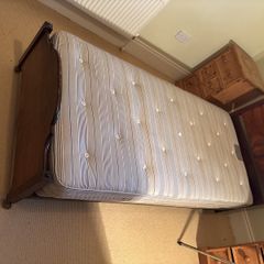 Antique single bed