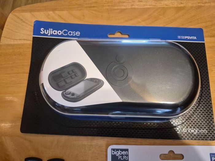 Psvita Games Bundle  + case + screen protector