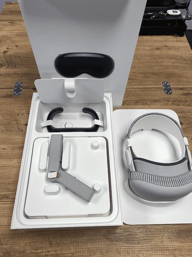 Apple Vision Pro, Excellent Condition