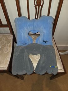 2 x inflatable neck pillows