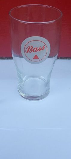 Vintage Bass pint glass ,,good condition,,see pictures for condition,,price includes post to anywhere in Ireland  ,73 stamped on back of glass.