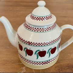 Nicholas Mosse teapot