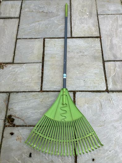 Leaf rake