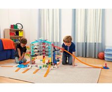 2015 Hotwheels Ultimate Garage Playset