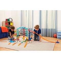 2015 Hotwheels Ultimate Garage Playset