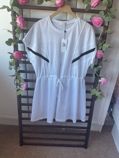 dress Bnwt Molly bracken white & black contrast dress sporty style