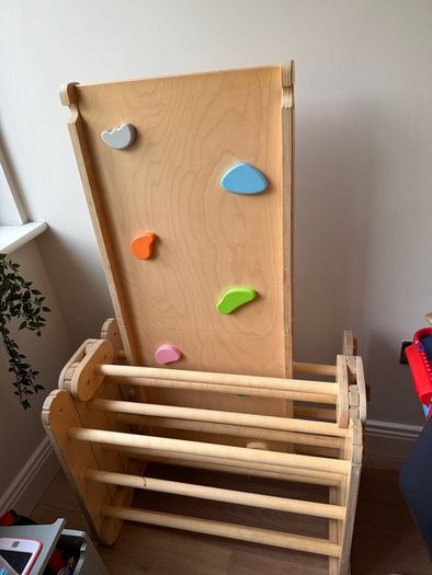 Happy Moon Pickler climbing set