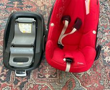 FREE Maxi Cosi Pebble with isofix base.