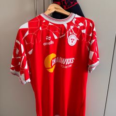 Shelbourne FC 2025 home jersey w/ wooly hat