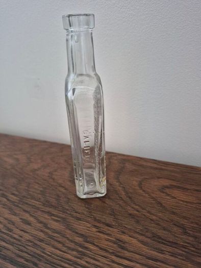 Beautiful Collection of 5 Antique & Vintage Glass Bottles c. 1890s 1930s