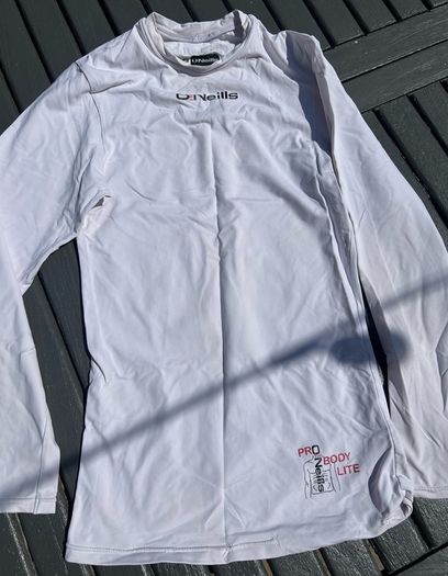 Bundle x 3 Body under armour sports tops - size youth approx age 9-11 yrs