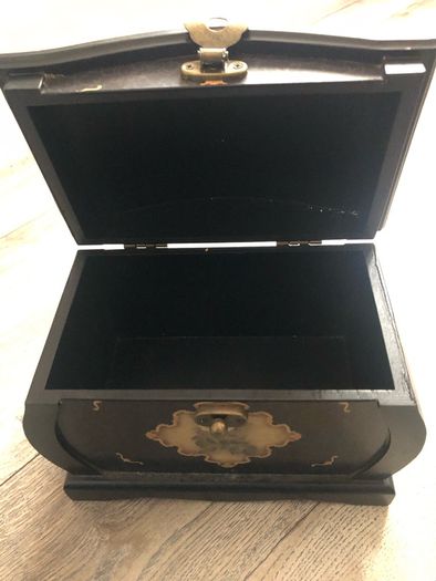 Jewellery box