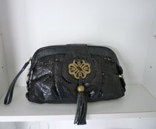 Mischa Barton Black Soft Faux Croc Clutch Evening Bag With Copper tone Hardware & Wristlet. Size Medium. In Super Condition.