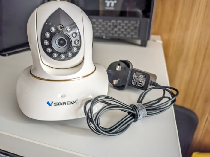 Pet camera Vstarcam with laser toy and 360 rotation