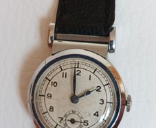 very old manual Foreign watch. Leather strap. Working. Beautiful 15 Jewels manual wind movement Swiss made .