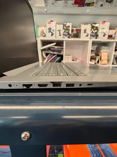 Lenovo IdeaPad L340 17-inch Laptop Core i3-8145U 2.10 GHz 8GB RAM 512GB SSD Windows 11