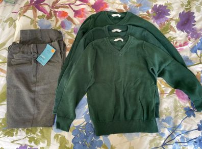 School uniform 4-5yrs
