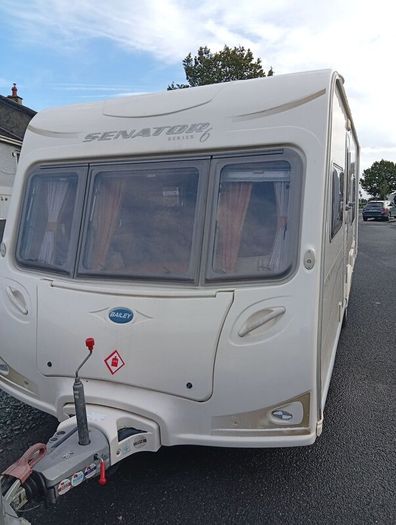 Baily senator  series 6 caravan year 2009