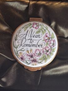 Vintage - Crummles & Co A Year to Remember Pill Box