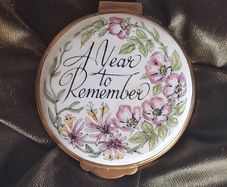 Vintage - Crummles & Co A Year to Remember Pill Box