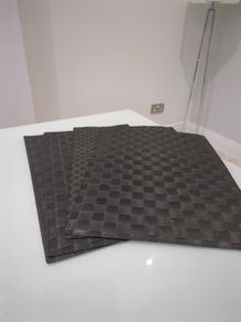 Black place mats - set of 4