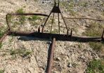 Round bale carrier