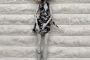 Mattel Monster High Skull Shores 2008 Black and White Frankie Stein Glue Hair Legs a bit loose (between body and legs) Used Please see photos