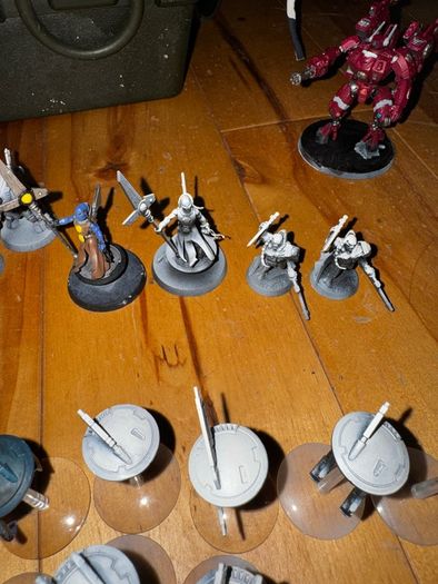 Warhammer 40K Tau Empire Army Bundle Riptide, Hammerheads, Suits & Ghostkeel (Unbuilt)