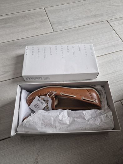New GEOX Tan leather loafers