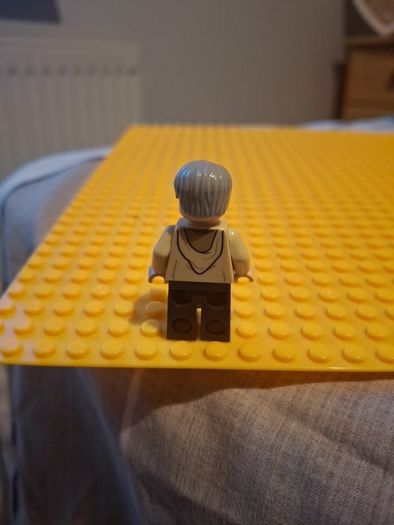 Lego star wars minifigures: Owen and Beru Lars
