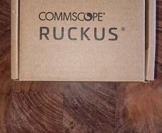 Ruckus r320( wireless access point-9 available)