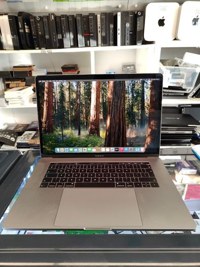 Apple MacBook Pro 15" A1990 2019 - Intel i7 16GB 500GB UHD Graphics 630 macOS Sequoia (New Battery, Cycle: 1)