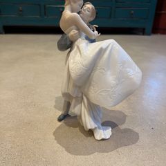 Lladro Porcelaine figurine The Happiest Day  Bride and Groom