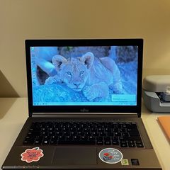 Fujitsu Lifebook intel core i7 14 inch