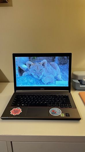 Fujitsu Lifebook intel core i7 14 inch