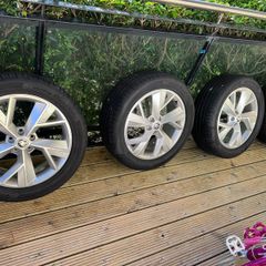 Brand new Skoda alloys and tyres
