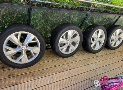 Brand new Skoda alloys and tyres