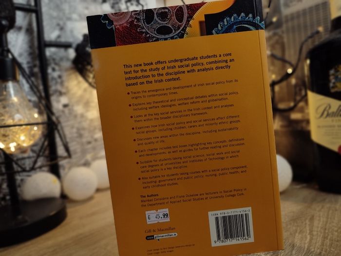 Irish Social Policy ! A Critical Introduction ! RRP 45 Euro ! 2009 ! by Gill Education !