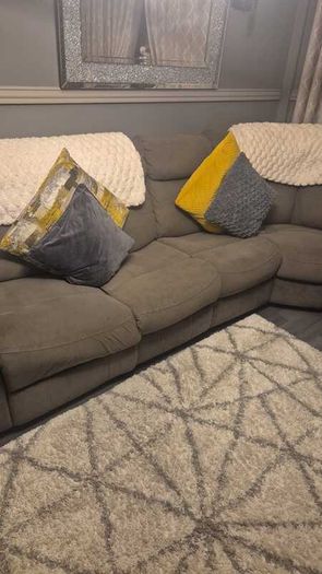 Corner sofa with recliner and 2-seater