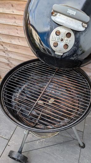 Weber 47cm Compact Charcoal BBQ