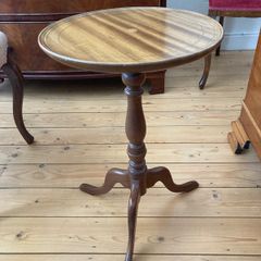 Lamp table